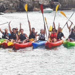 Kajaktour durch die Höhlen von Cala en Porter