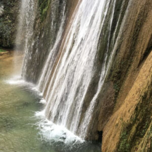 Ausflug zum Wasserfall Cola de Caballo und Santiago