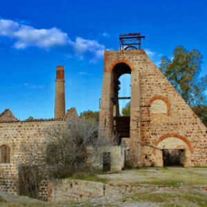 Wandern durch das Bergbaubecken von Linares