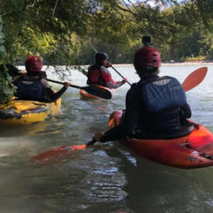 Kajakkurs auf dem Fluss Espolón