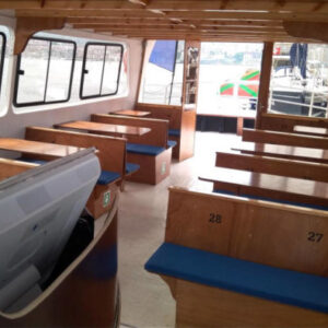 Touristenboot entlang der Mündung von Bilbao und der Bucht von Abra