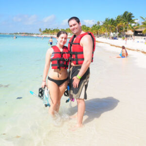 Schwimmen Sie mit Schildkröten in der Akumal Bay